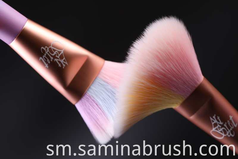 Saw 2010 Makeup Brush Details 04